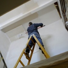 Vedoucí muzea Zdeněk Málek - práce ve výškách. Foto: Kamila Dvořáková