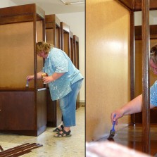 Nový nátěr a vitríny budou jako nové. Foto: Jarmila Krejčová