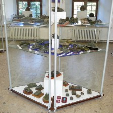 V první místnosti je vystavena pozemní vojenská technika 2. světové války. Foto: Kamila Dvořáková