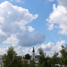 Věž kostela sv. Prokopa ve Žďáře n. S. – dominanta centra města. Foto: Kamila Dvořáková
