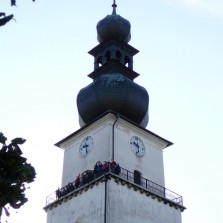 Návštěvníci na ochozu věže. Foto: Kamila Dvořáková