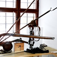 Mušketa, švédské pero, bandalír a kord (ilustrační foto - výstava Flamberg). Foto: Kamila Dvořáková