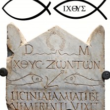Na snímku je náhrobní stéla ze 3. století našeho letopočtu s nápisem "ichthys zóntón" - "ryba života"