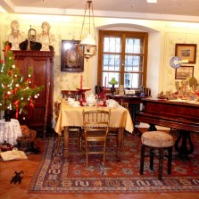 Měšťanský salón s vánoční výzdobou. Foto: Kamila Dvořáková