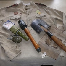 Ukázka výzbroje a výstroje. Foto: Kamila Dvořáková