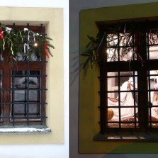 Masopustní "výdejová" okénka ve dne a po setmění. Foto: Kamila Dvořáková