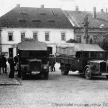 Deportace Židů na žďárském náměstí v roce 1942 (Archiv RM)