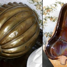 Plechová forma na bábovku a kameninový pekáč. Foto: Kamila Dvořáková