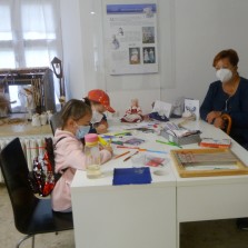 Návštěvníci tvoří. Foto: Jarmila Krejčová