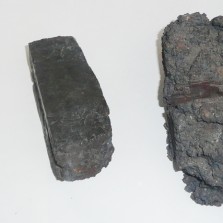 Železná houba, vykované svářkové železo a čepel nože (doba železná).Foto: Kamila Dvořáková