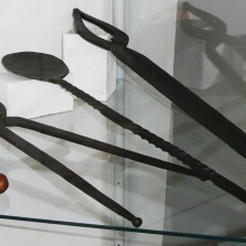 Kovářské výrobky z doby železné (1 tisíciletí př. n. l.). Foto: Kamila Dvořáková