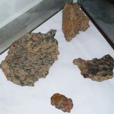 Středověká struska z lokality Klafar (polovina 13. stol.). Foto: Kamila Dvořáková