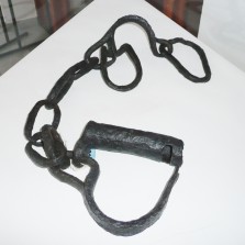 Řetěz se zámkem ze svářkového železa, nalezen pod Žákovou horou. Foto: Kamila Dvořáková