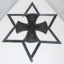 Litinový morimondský kříž ze žďárského kláštera (1. pol. 18. stol.). Foto: Kamila Dvořáková