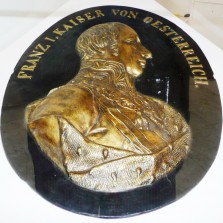 Jubilejní plaketa odlitá v místních hutích ke 40. výročí vlády císaře Františka I. Foto: Kamila Dvořáková