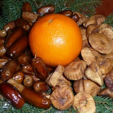 Datle, fíky a novinka - pomeranč. Foto: Kamila Dvořáková
