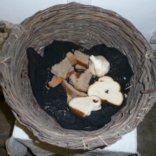 Kravám vánočku, koním chléb namočený ve víně (Valašsko). Foto: Kamila Dvořáková