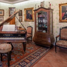 Piano slavného žďárského rodáka, houslového virtuosa a skladatele Františka Drdly. Foto: Milan Šustr