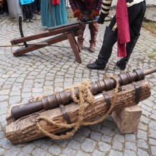 Tarasnice a bombarda, zbraně středověku. Foto: Kamila Dvořáková