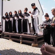 Ve hře o vzniku poutního kostela sv. Jana Nepomuckého se mluví i zpívá. Foto: Kamila Dvořáková