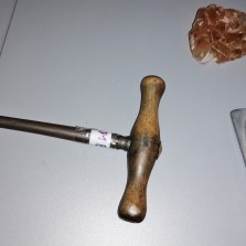 Cukrkandl, bombička do sifonu a nástroj na trhání zubů. Foto: Kamila Dvořáková
