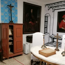 Barokní portréty, registrační skříň, stůl i pokladna. Foto: Kamila Dvořáková