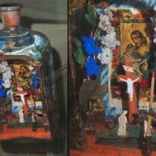 Náboženský obraz v lahvi. Foto: Kamila Dvořáková