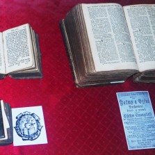 Zakázané protestantské knihy a tisky. Foto: Kamila Dvořáková