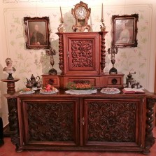 Příborník s vánočními dobrotami. Foto: Kamila Dvořáková