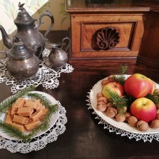Karamely, jablíčka, oříšky... Foto: Kamila Dvořáková