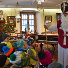 Mikuláš zkouší děti. Foto: Hana Vykoukalová