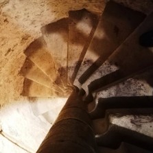 Točité schody na věž. Foto: Kamila Dvořáková