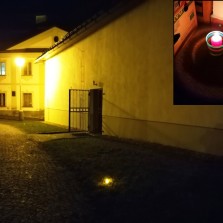 Svíčky vedou malé čaroděje do Moučkova domu. Foto: Kamila Dvořáková