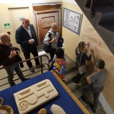 Psaní hieroglyfy. Foto: Kamila Dvořáková