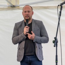 Krátce pohovořil také starosta města Žďáru Martin Mrkos. Foto: Kamila Dvořáková