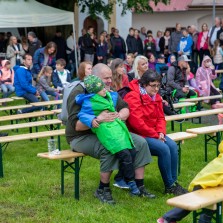 Řeči končí, akce za chvíli začne. Foto: Milan Šustr