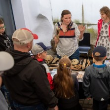 Mgr. Blanka Šebánková a Mgr. Julie Machatová v akci. Foto: Milan Šustr