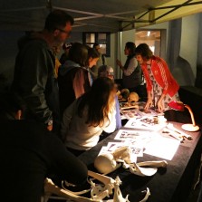 Zájemci o téma antropologie poslouchají dlouho do noci. Foto: Miloslav Lopaur