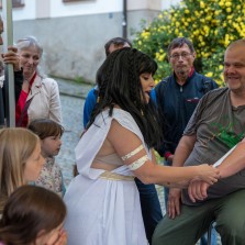 Odstranění ochlupení dle staroegyptského receptu. Foto: Milan Šustr