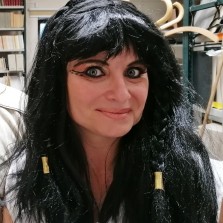 O staroegyptské módě vyprávěla a dle tehdejšího stylu líčila Kateřina Omesová. Foto: Kamila Dvořáková