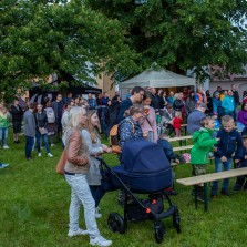 Posluchači koncertu Čankišou. Foto: Milan Šustr