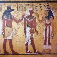 Jižní stěna hrobky - Tutanchamon ve společnosti bohů. Foto: Kamila Dvořáková