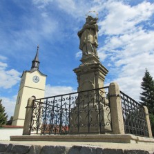 Plastika sv. Jana Nepomuckého v Ostrově nad Oslavou. Foto: Jiří Spurný