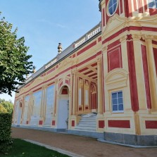 Iluzivní malba s architektonickými výjevy na zdech Oranžérie. Foto: Kamila Dvořáková