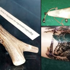 Signální povelka a povelka s motivem divočáka. Foto: Kamila Dvořáková