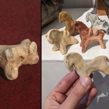 Figurky hraček – koníčků (vlevo nález z lokality Klafar ve Žďáře nad Sázavou). Foto: Milan Šustr, Martina Schutová