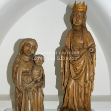 Pozdně gotické plastiky Madony a sv. Kateřiny.