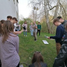 Procházka centrem za konkrétními událostmi konce 2. světové války ve Žďáře. Foto: Kamila Dvořáková