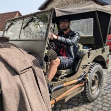 Někteří studenti neodolali možnosti usednout za volant. Foto: Martina Schutová