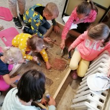 Archeologové při práci. Foto: Kamila Dvořáková